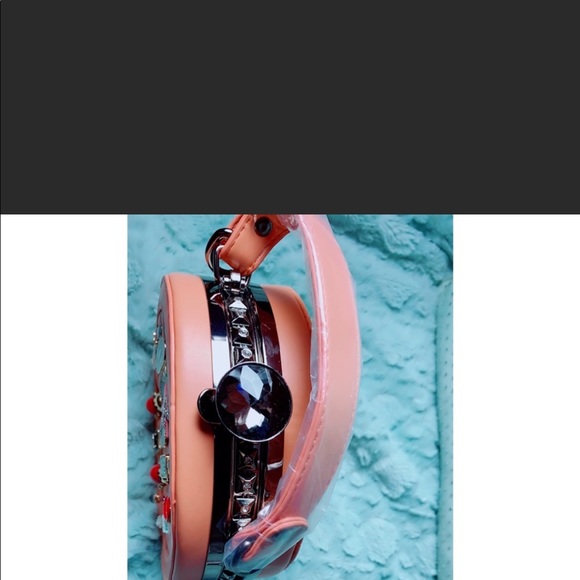 Not Your Chanel Bag 🍑 - Picture 7 of 9